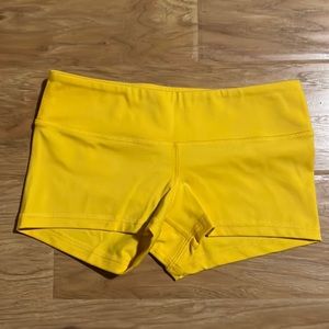 FLEO shorts bright yellow size S
